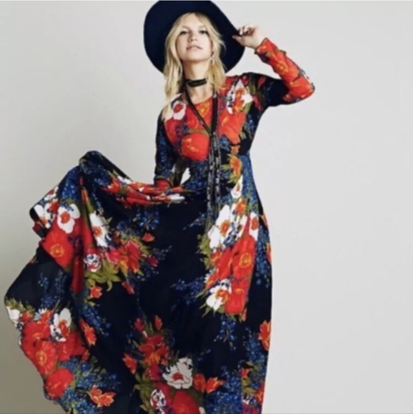 - NWT Rare Free People First Kiss Garden Twilight Maxi Dress - Picture 2 of 4